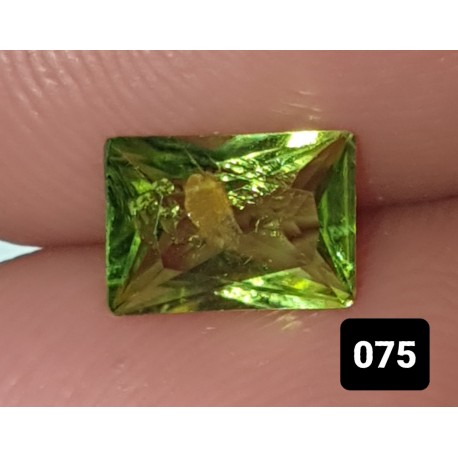 0.85 CT Green Peridot Gemstone Pakistan 0075