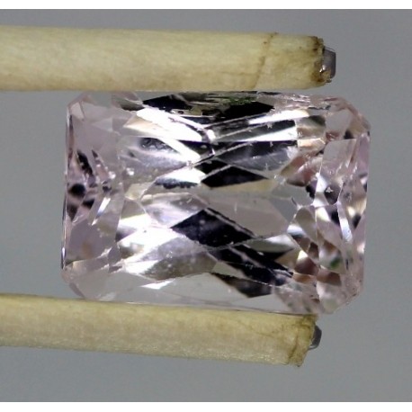 12 Carat 100% Natural Kunzite Gemstone Afghanistan Product No 0388