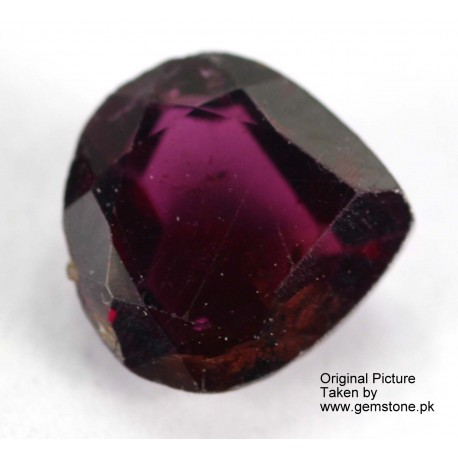 Garnet 2.0 CT Redish Gemstone Afghanistan 0085