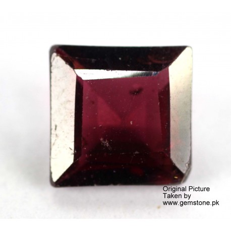 Garnet 2.0 CT Redish Gemstone Afghanistan 0140